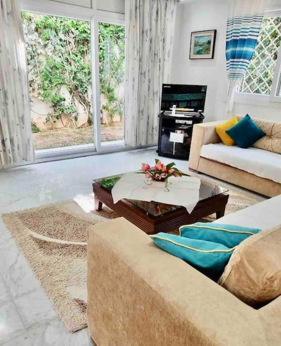 Etage De Villa Avec Jardin, Pres De L'Aireport Et Parking Prive 아리아나 외부 사진