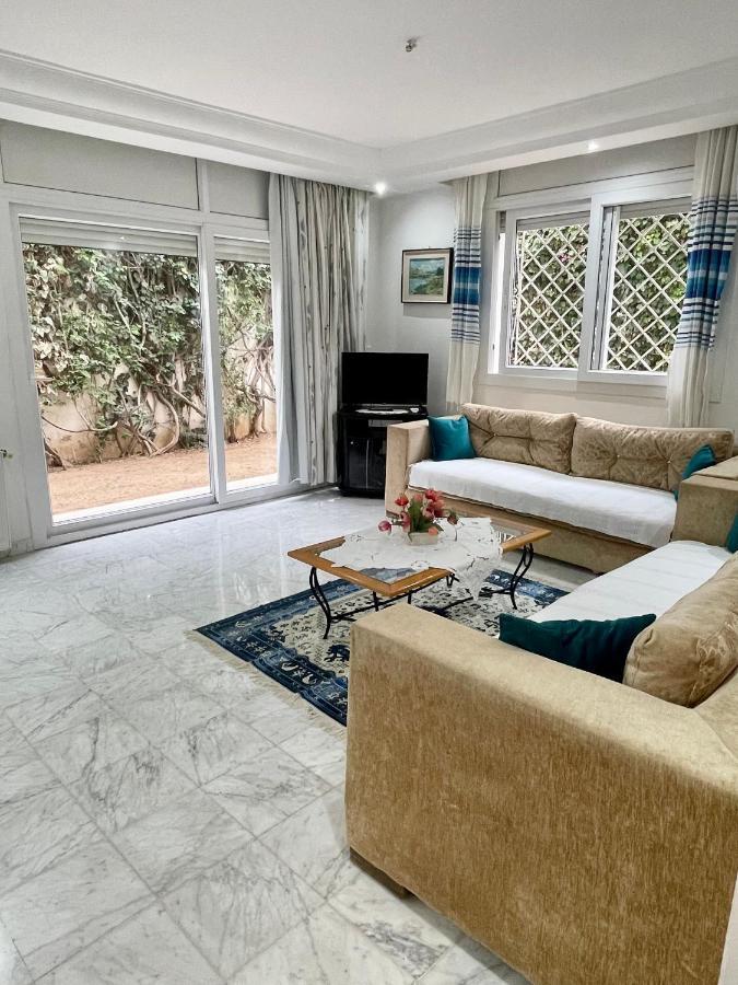 Etage De Villa Avec Jardin, Pres De L'Aireport Et Parking Prive 아리아나 외부 사진