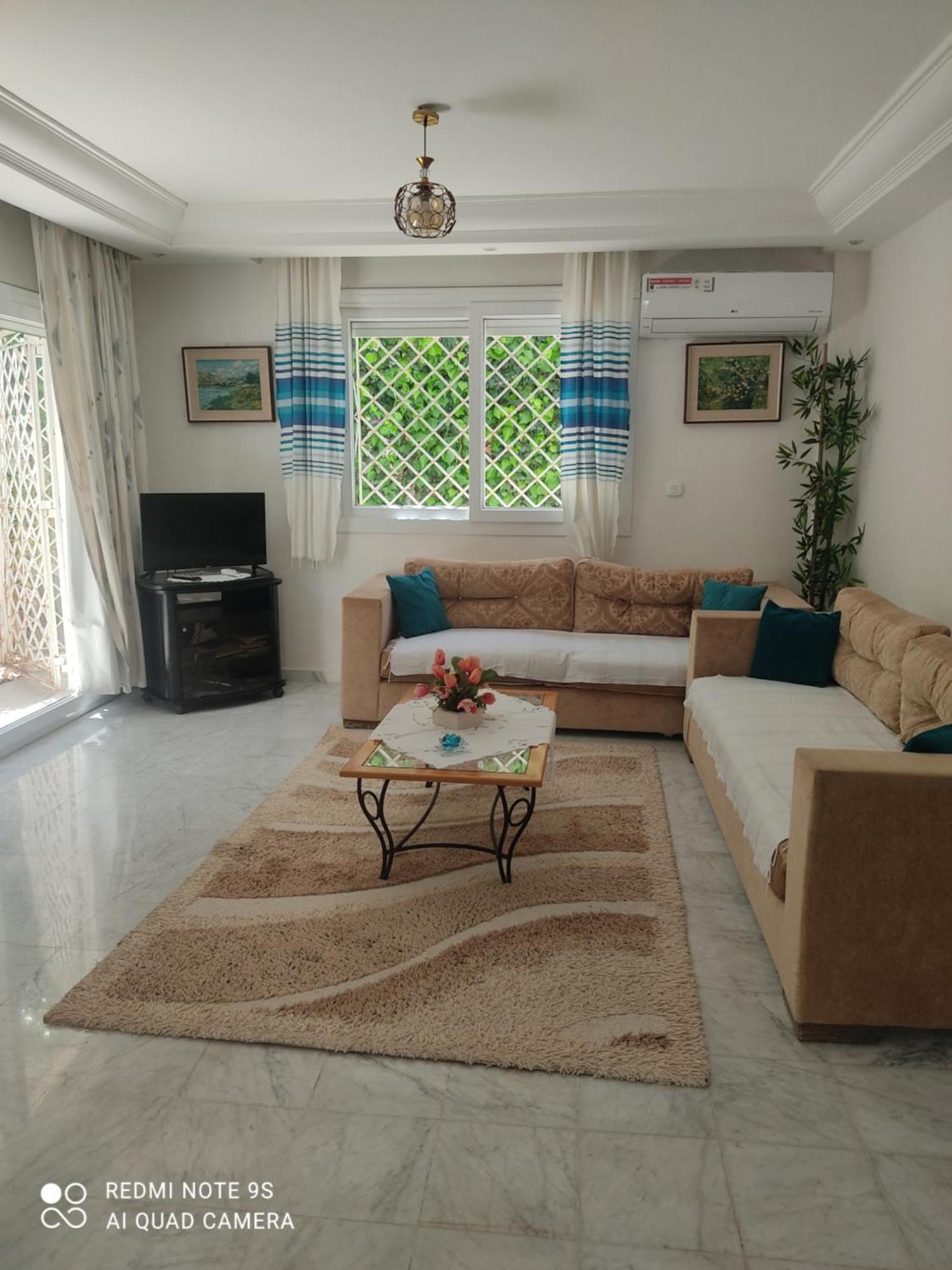 Etage De Villa Avec Jardin, Pres De L'Aireport Et Parking Prive 아리아나 외부 사진