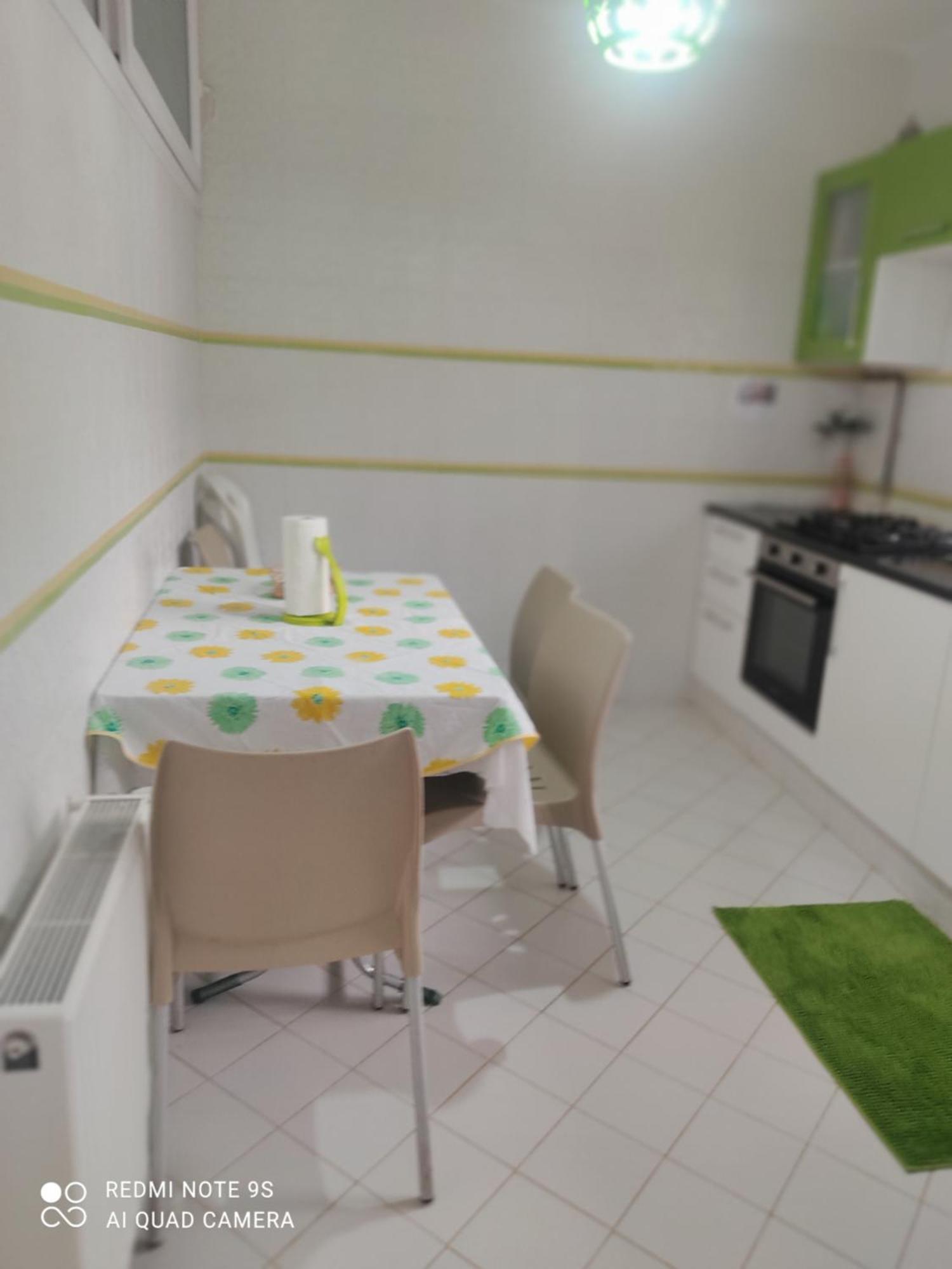 Etage De Villa Avec Jardin, Pres De L'Aireport Et Parking Prive 아리아나 외부 사진