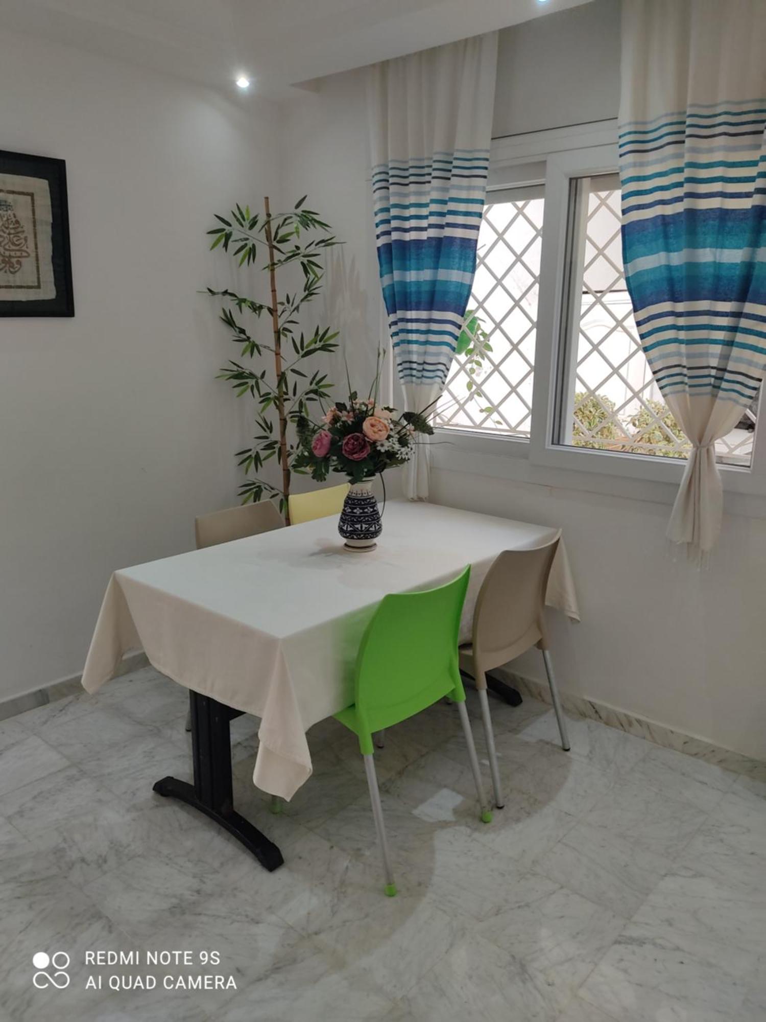 Etage De Villa Avec Jardin, Pres De L'Aireport Et Parking Prive 아리아나 외부 사진