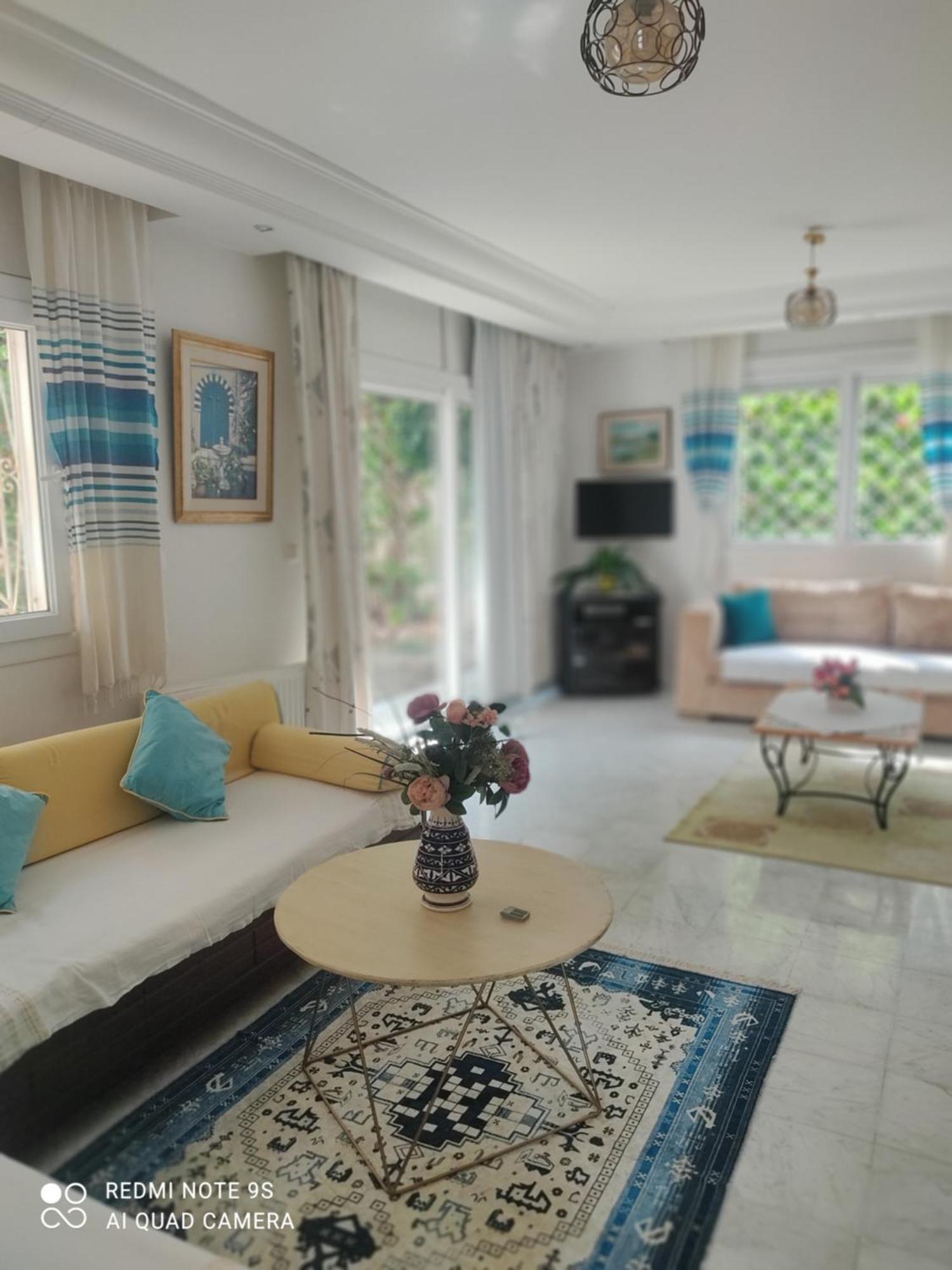 Etage De Villa Avec Jardin, Pres De L'Aireport Et Parking Prive 아리아나 외부 사진