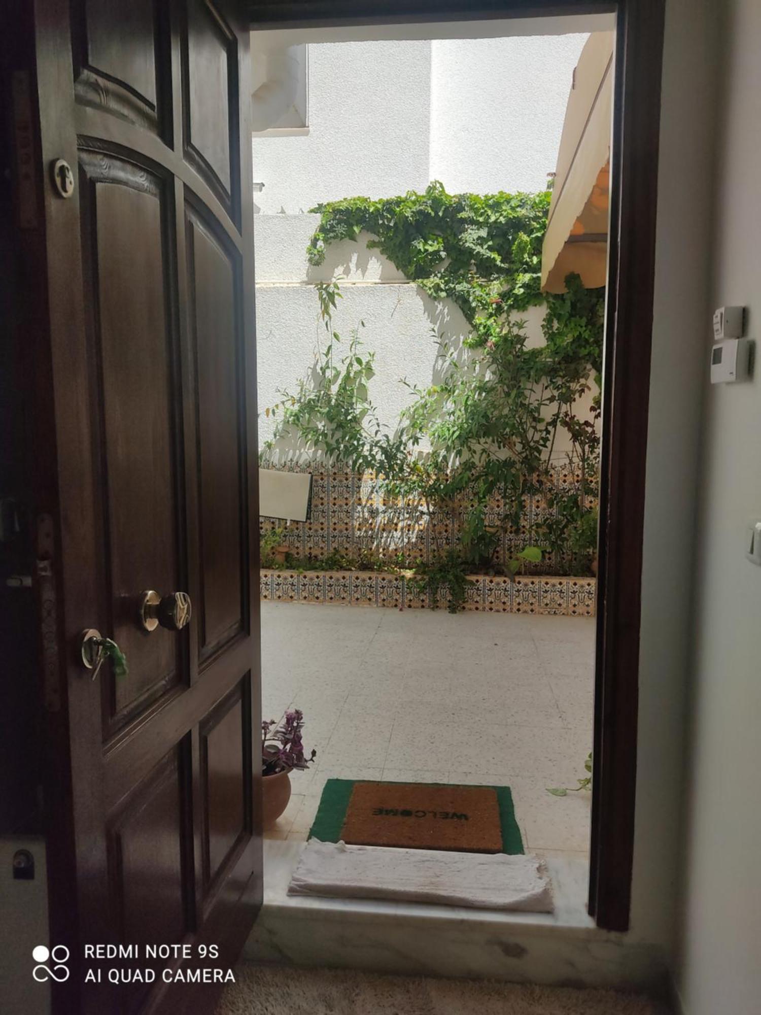Etage De Villa Avec Jardin, Pres De L'Aireport Et Parking Prive 아리아나 외부 사진