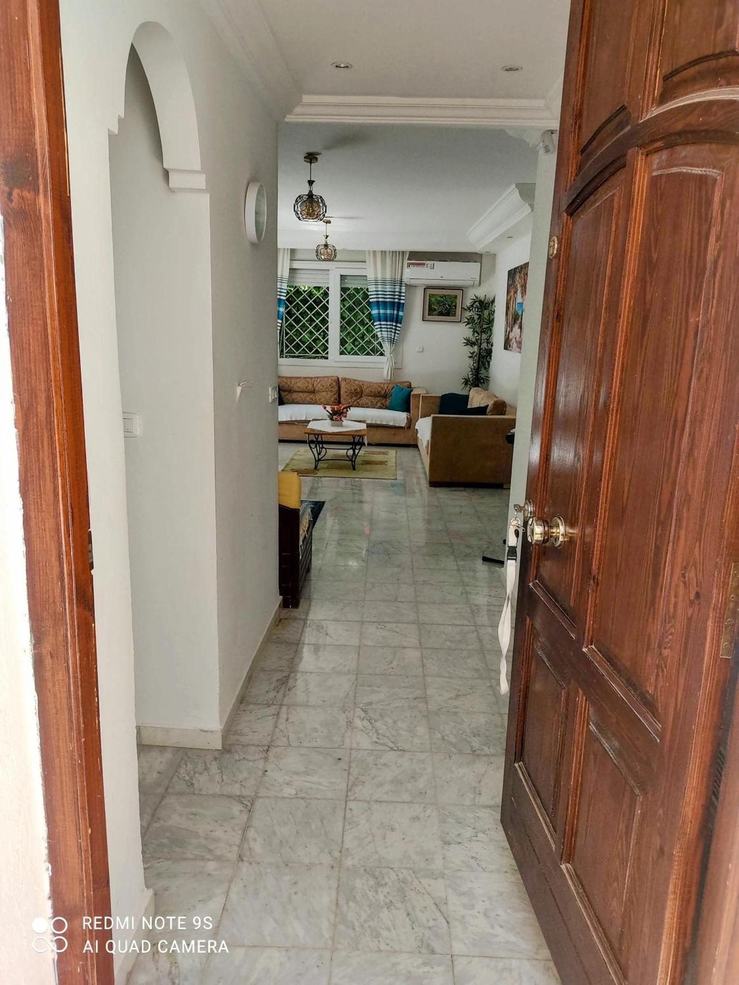Etage De Villa Avec Jardin, Pres De L'Aireport Et Parking Prive 아리아나 외부 사진